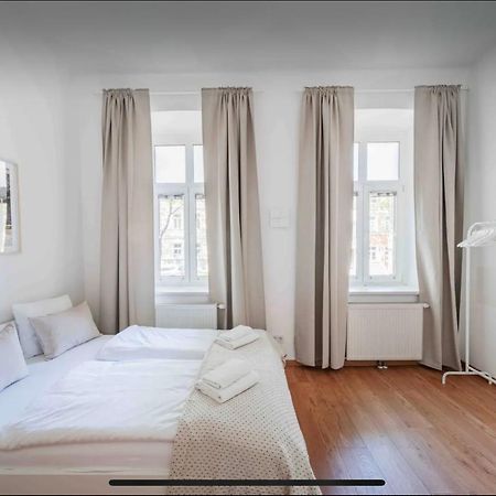 Apartments Next To Schoenbrunn Vienna Exterior photo